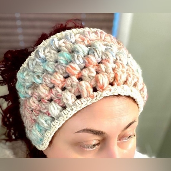 CROCHETED EAR WARMER - Picture 7 of 7